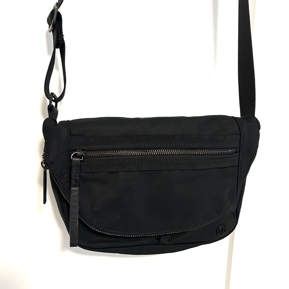 Lululemon Black Original Crossbody Festival Bag
